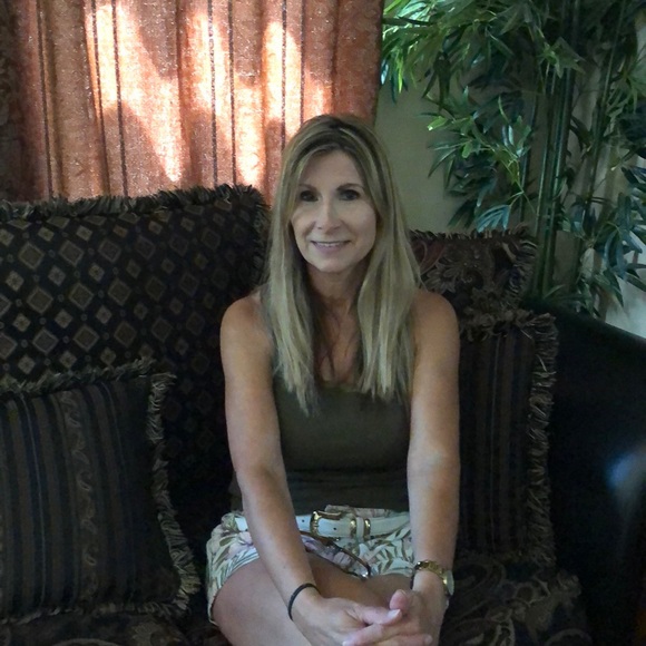 Meet your Posher, Audrey - Picture 1 of 1